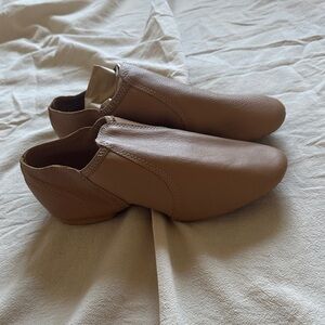 Brown Leather Dance Shoes size 9 fits better as 8.5